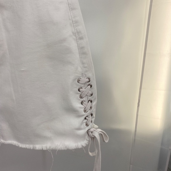 Akira white skirt size Small - Picture 9 of 10